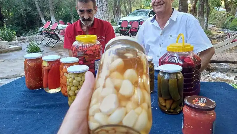 Araban Sarımsağı ile Yapılan Turşu: Sağlığın Doğal Kaynağı