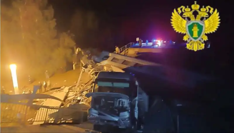 Rusya'da Tarihi Köprülerde Büyük Çöküş: Yedi Kayıp Var