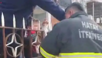 Hatay'da Çocuğun Koluna Demir Korkuluk Saplandı: Acı Olay
