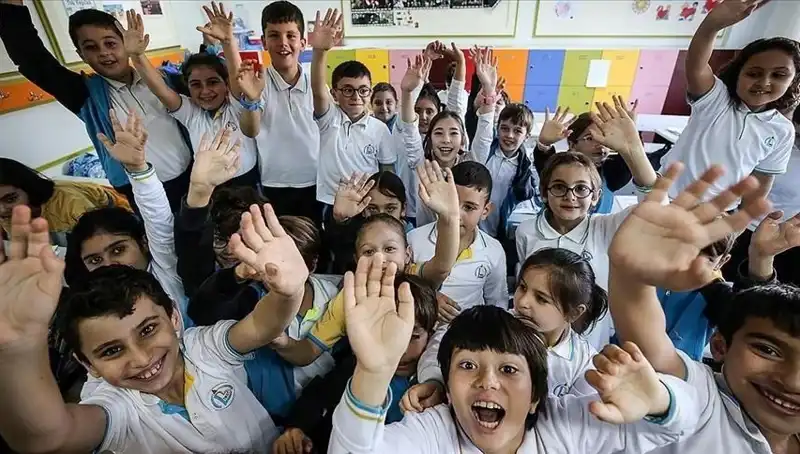 9 Günlük Tatilin Ardından Okulla Yeniden Başlıyorlar
