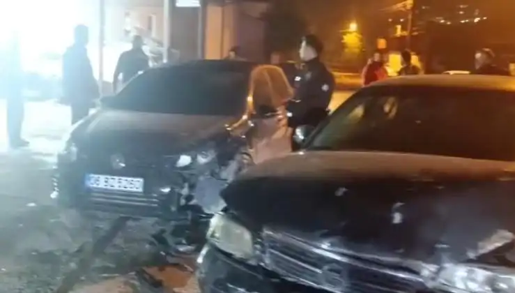 Çevirmeden Kaçmaya Çalışan Araç Kazaya Karıştı: İşte Gelişmeler!