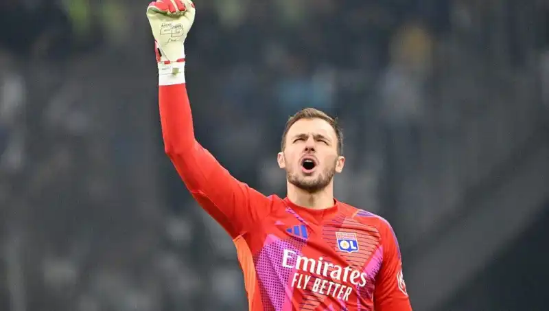 Süper Lig’de Transfer Yıldızı Patırtısı: Beşiktaş, Fenerbahçe ve Galatasaray Ne Yapacak?