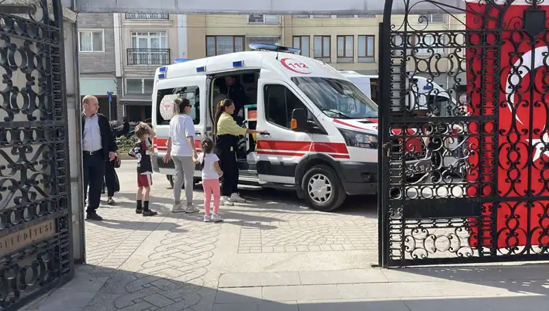 Eskişehir’de Sahipsiz Köpeklerin Saldırısı Panik Yarattı: İki Çocuk Yaralandı