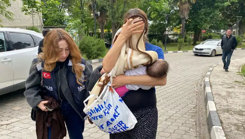 Evlerden Hırsızlık Yapan Kadın Suçüstü Yakalandı: Çetesi Çökertildi