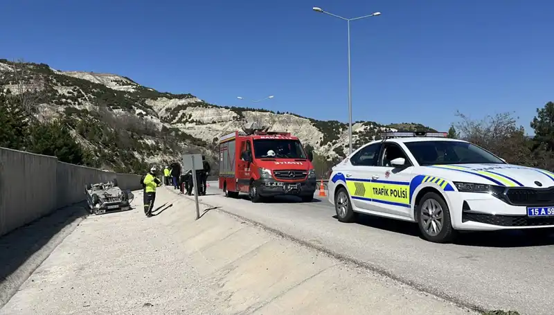 Burdur’da Feci Kaza: İki Çocukla Birlikte Dört Yaralı!