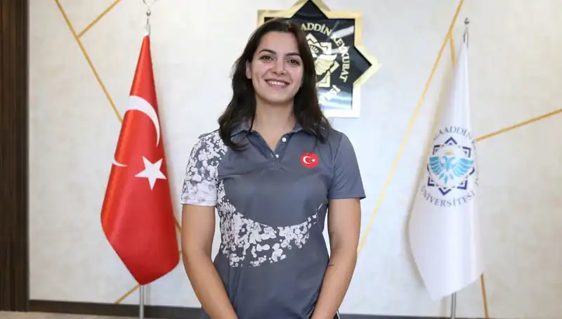 Altın Madalya Kazanan Esra'nın Gözdesi: Dünya Şampiyonası Zaferi