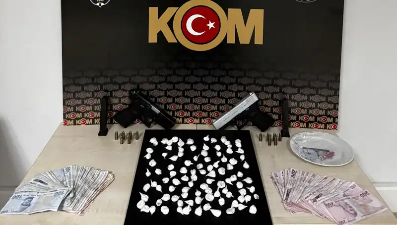 Çeşme’de Silahlı Saldırı: 3 Gözaltı, Olayın Detayları Şaşırttı