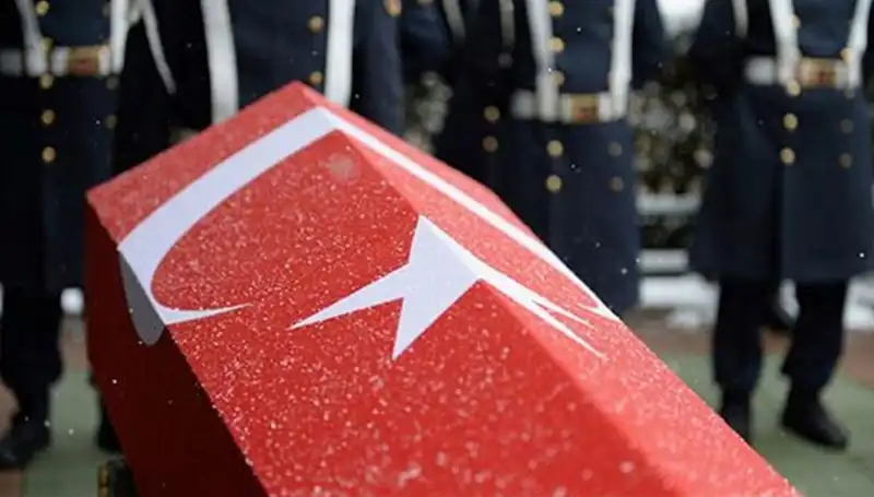 Pençe Kilit Operasyonu'nda Yaralanan Askerimiz Şehit Düştü: Ülkemizde Matem Var