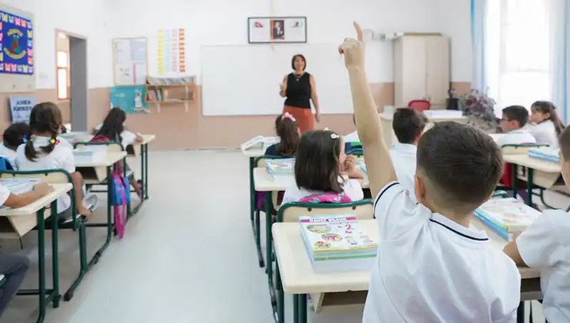Öğretmenlerin Ek Ders Ödemesi: Bayram Öncesi Müjdeli Haber Geldi!