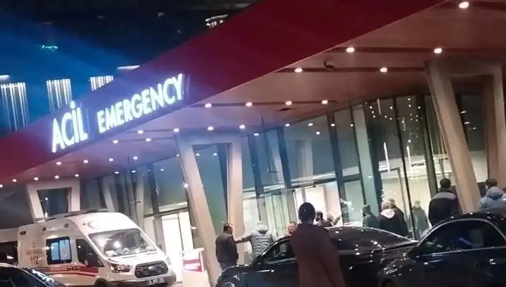 Silahlı Saldırıda Hayatını Kaybeden Adamın Gizemi: Dışarıda Telefon Görüşmesi Yaparken Neler Oldu?
