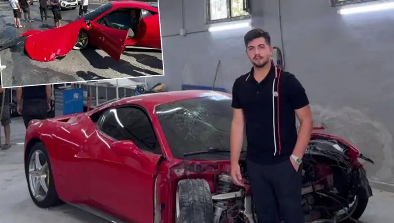 15 Milyonluk Ferrari Hurdaya Döndü: Sahibi "Binemeden Gitti" Dedi