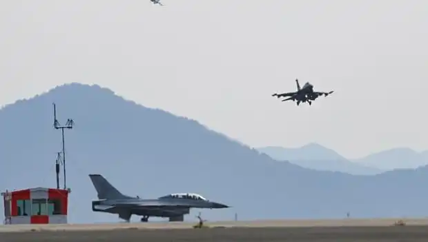 Güney Kore'de Savaş Uçağı Yanlışlıkla Köyü Bombaladı: 7 Yaralı