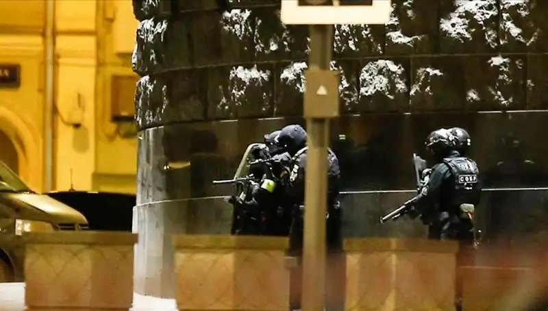 Rusya'nın Kalbinde Korkunç Saldırı: Çatıdan Rastgele Ateş Açtı