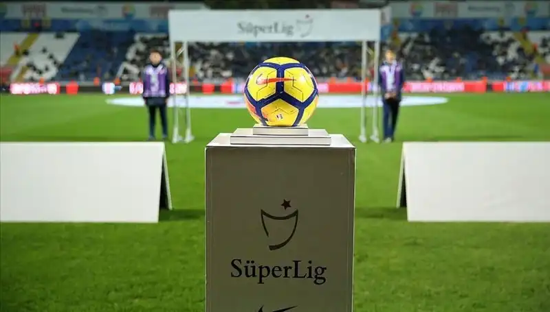 Süper Lig'de Pazar Gününün Heyecan Dolu Rekabeti