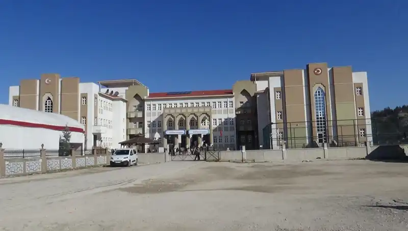 Ortaokulda Öğrenciye Şiddet İddiası: Eğitimde Yeni Bir Tartışma Başlatıldı