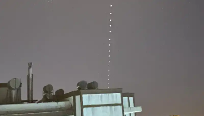 Adana'nın Gökyüzünde Starlink Ağı Uğultusu: Gözler Yıldızlarda