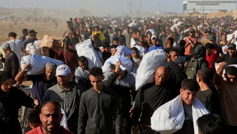 İsrail Ordusu'ndan Han Yunus'a Askeri Kuşatma: 15 Kilometrelik Koridor Açıldı