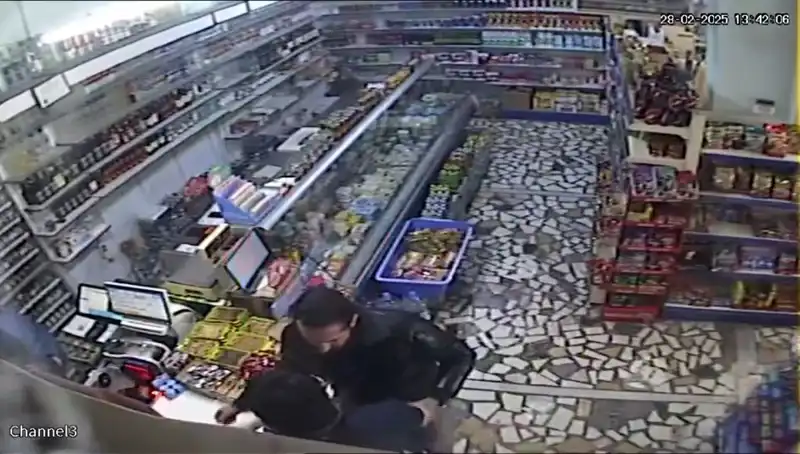 Cezaevi Firarisi Markette Dehşete Yol Açtı: Bıçak ve Mermerle Saldırı!