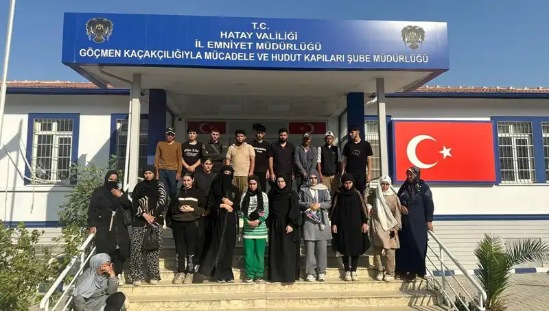 Minibüste 24 Yasadışı Göçmen Yakalandı: Olayın Detayları ve Gelişmeler