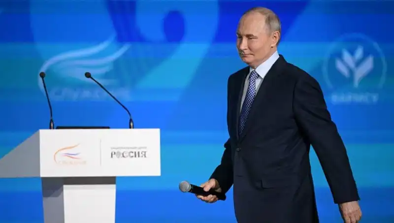 Rusya'da "Yabancı Ajan" Yasası: Putin'den Kritik İmza ve Yeni Dönem