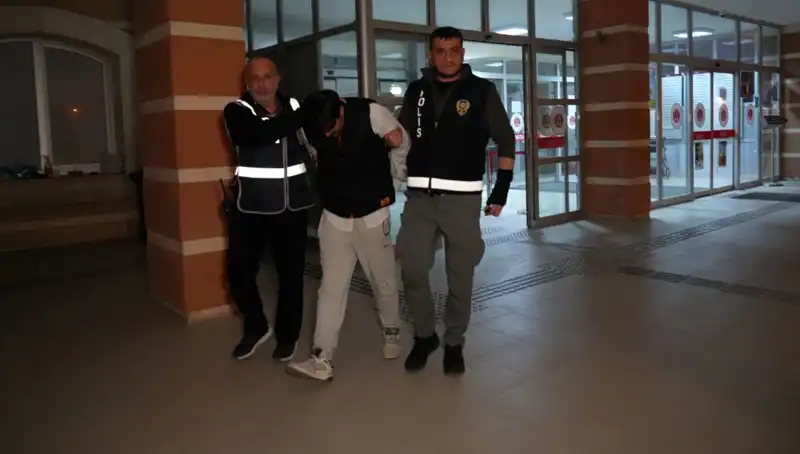 Hamile Eşinin Cesediyle 10 Gün Yaşayan Koca Yakalandı!