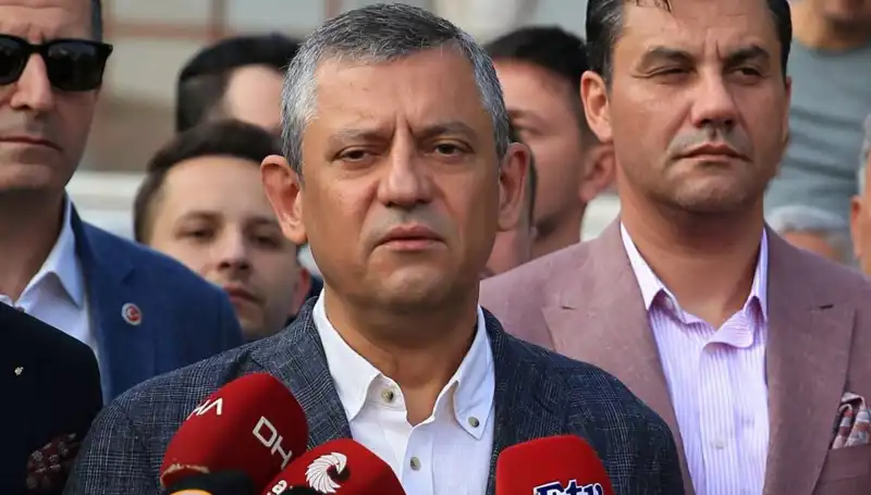 Özgür Özel: "Seçim Sandığını Ortadan Kaldırmak İsteyenler Var"