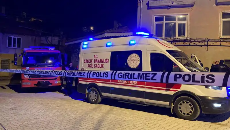 80'lik Yaşlı Adam Evinde Gizemli Yangında Yanmış Halde Bulundu