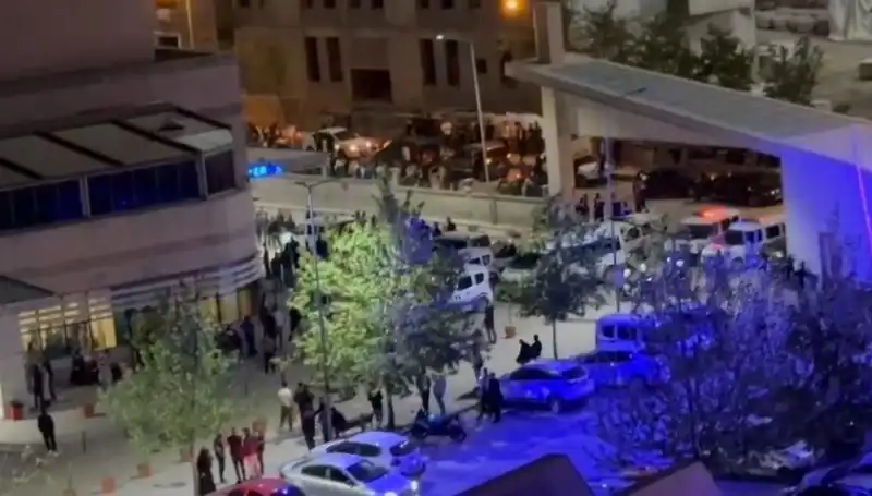 Halay Başında Çıkan Kavga: Bıçaklı Saldırı ve Feci Dövülme Olayı