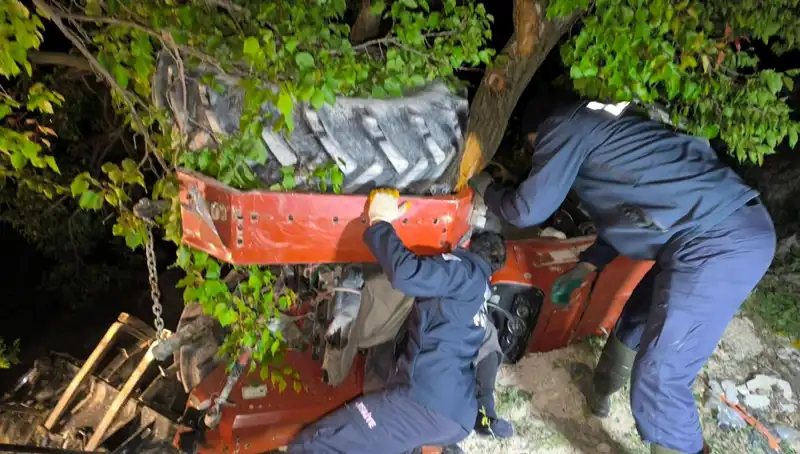Kontrolden Çıkan Traktör Devrildi: Tragedy Sonrası Hayatını Kaybeden Sürücü