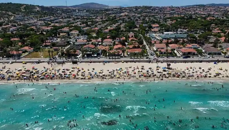 Çeşme'de Yaşanan Su Krizi Derinleşiyor: Kesinti Süresi Uzatıldı!