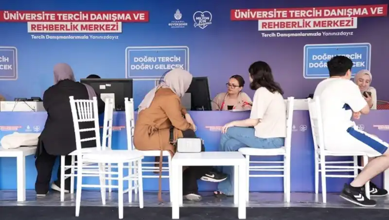 İstanbul'da 24 Yeni İBB Tercih Danışma Merkezi Açıldı: Nereleri Ziyaret Edebilirsiniz?