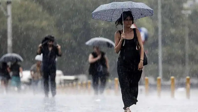 İstanbul ve Ankara'da Sağanak Yağış Alarmı: 25 İl Etkilenecek