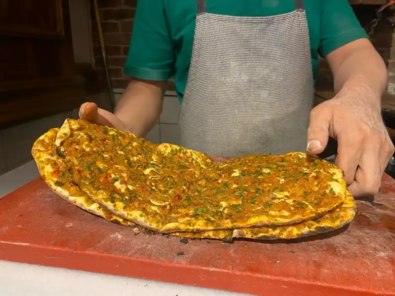 İstanbul’da Lahmacun Fiyatları Arasındaki Farklılıklar ve Semtler Üzerindeki Etkisi