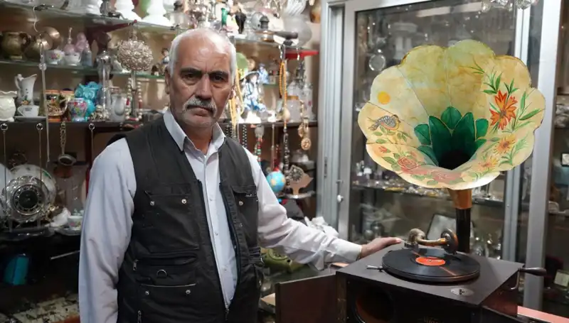 44 Yıllık Antikacı: Asırlık Gramofonların Koruyucusu