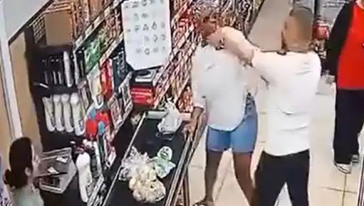 Market Kasa Sırasında Çocukların Gözleri Önünde Yaşanan Şok Olay