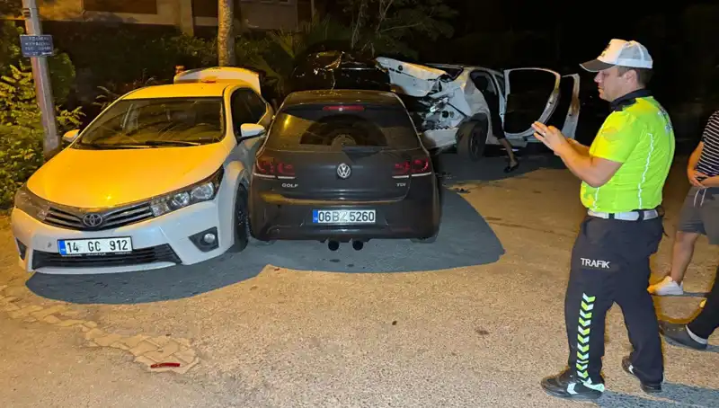 Alkollü Sürücünün Sokağı Karıştırdığı Olayda Üç Araç Zarar Gördü