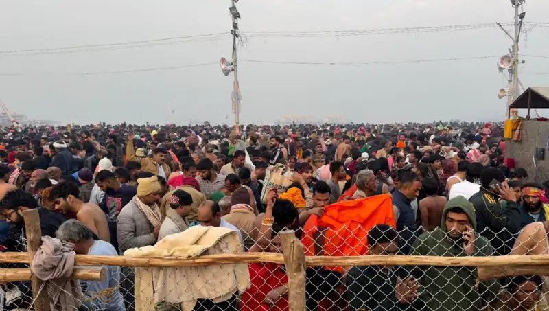 Hindistan'da Dini Festivaldekesinlikle Kaos: 6 Can Aldı