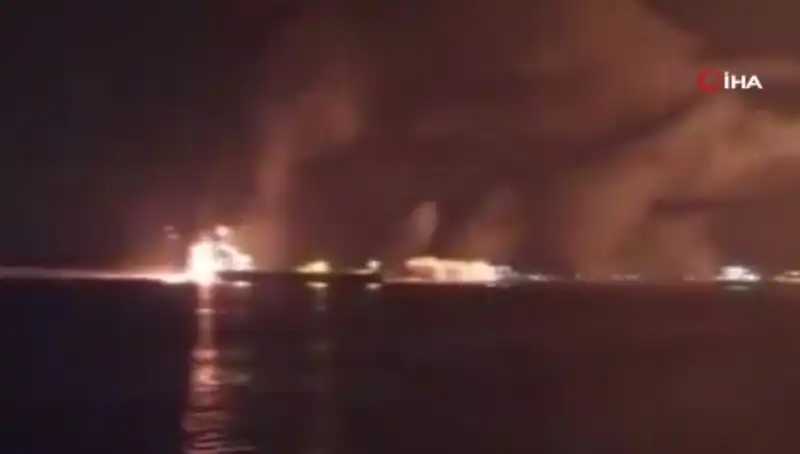 Yemen’deki Yakıt Limanı, ABD’nin Hava Saldırısına Maruz Kaldı