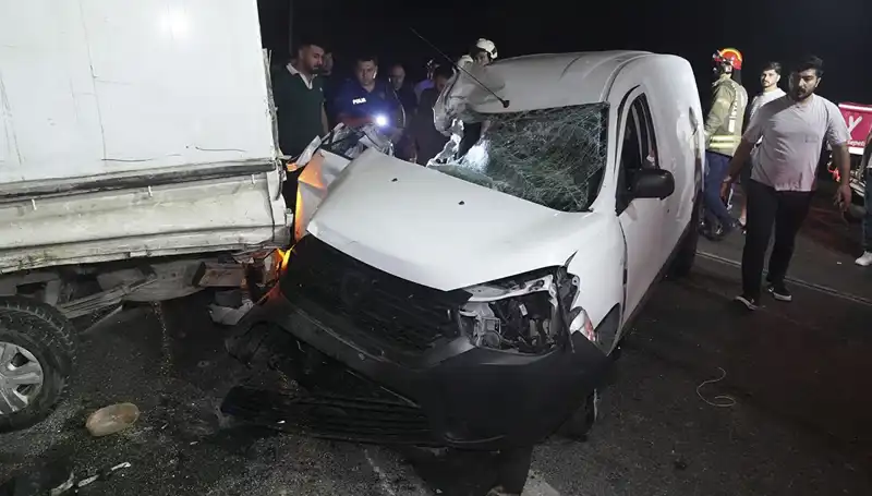 İstanbul'da Feci Kaza: Üç Kişi Yaralandı, Kazanın Sebebi Ne?