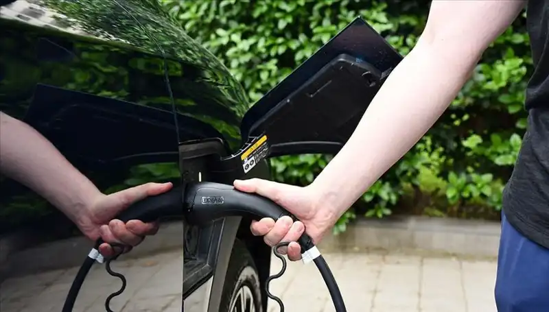 ABD'nin Gümrük Vergileri Karşısında İngiltere'den Elektrikli Araç Üreticilerine Yeni Destek