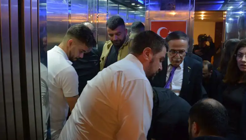 Volkan Konak Anma Etkinliğinde Kalp Krizi: Hayranları Sarsıldı