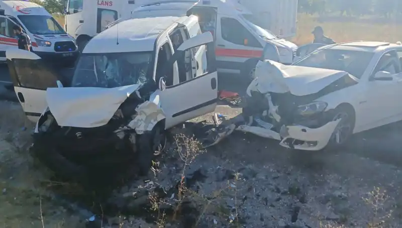 Nevşehir'de Feci Trafik Kazası: 14 Yaralı, Detaylar ve Tanıkların Görüşleri