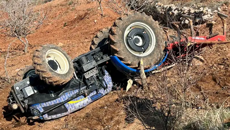 Siirt’te Traktör Devrildi: Sürücü Hayatını Kaybetti!