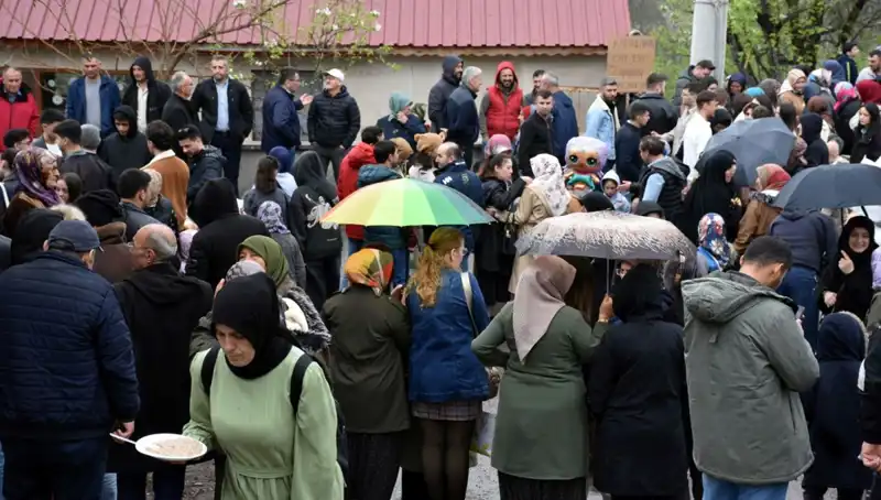 100 Yıllık Geleneği Yaşatan Bayramlaşma: 12 Bin Kişi Bir Araya Geldi