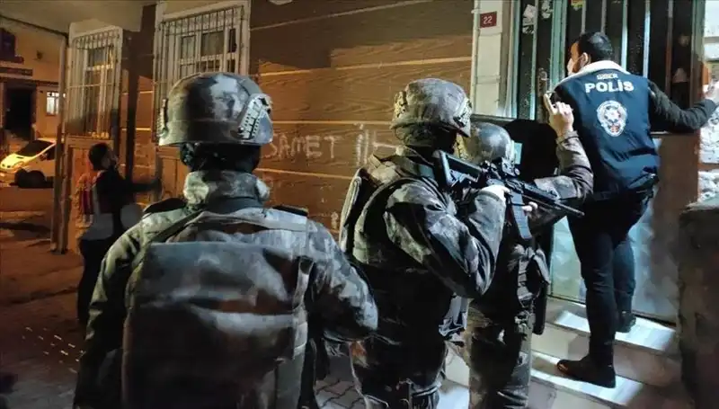 8 İlde Devasa Bahis ve Kara Para Operasyonu: 500 Milyon Lira Elde Edildi!