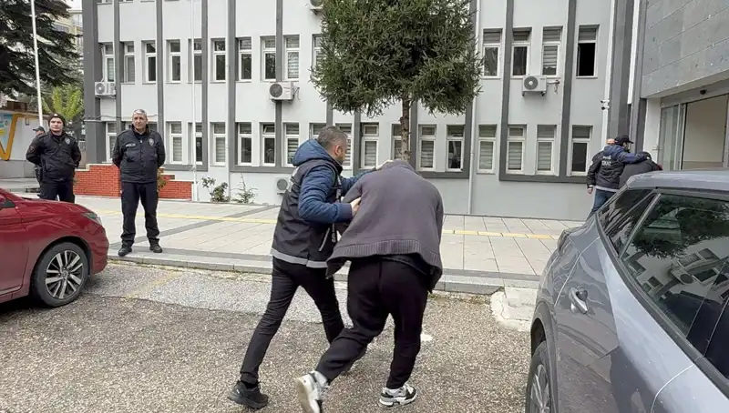 10 Bin Sentetik Ecza Hapı Ele Geçirildi, 20 Şüpheli Gözaltına Alındı