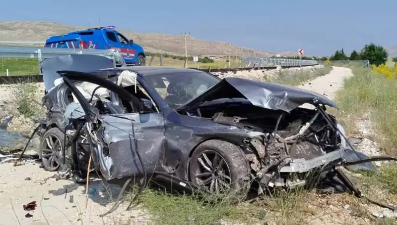Sivas'ta Gözyaşartan İki Ayrı Trafik Kazası: 9 Yaralı