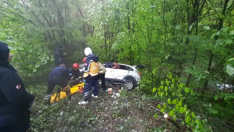 Direksiyon Kontrolünü Kaybetti, Ormana Uçan Araçta Feci Kaza