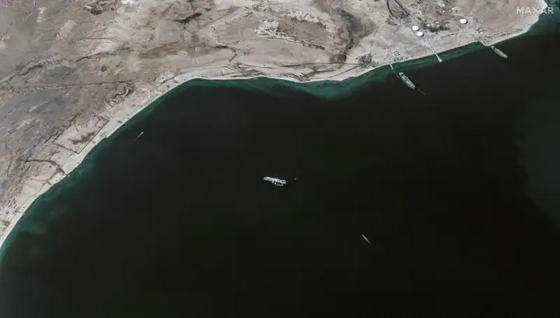 Yunan Gemisine Saldırı: Mürettebatı Kurtaran Olayın Perde Arkası
