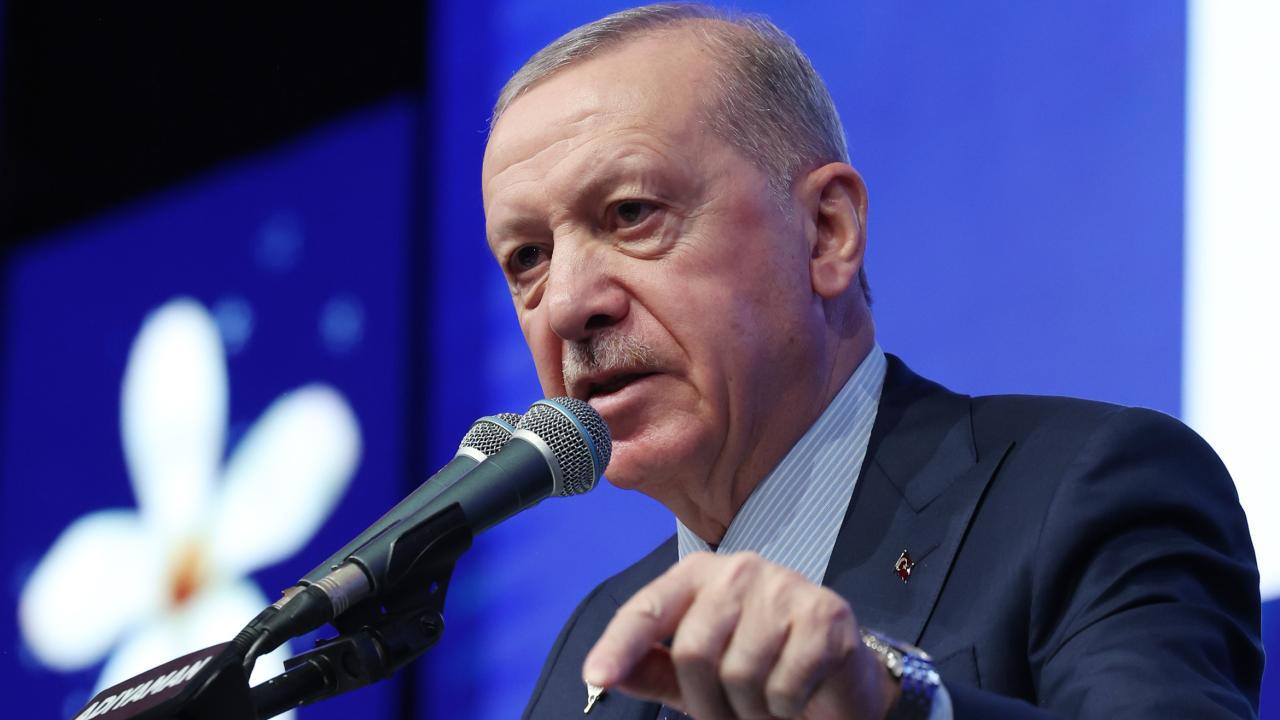 Cumhurbaşkanı Erdoğan Depremzedelerin Yanında